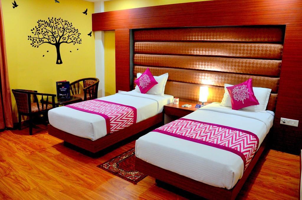 Geetika Galaxy Hotel กานปูร์ ภายนอก รูปภาพ