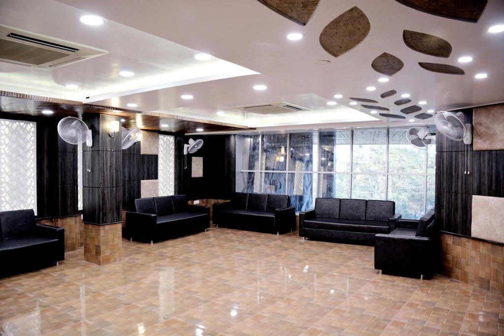 Geetika Galaxy Hotel กานปูร์ ภายนอก รูปภาพ